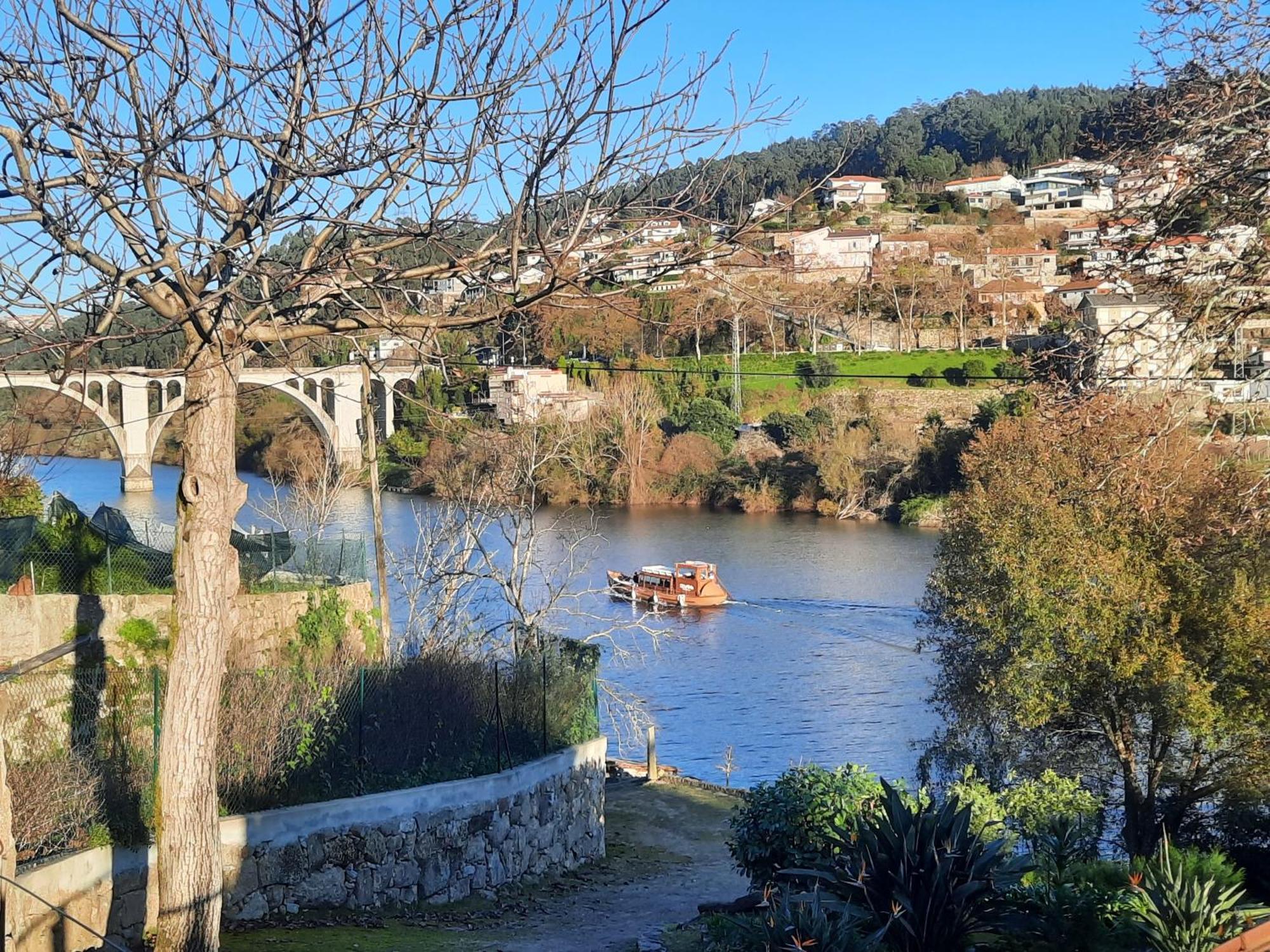 Appartamento Burguesinha Al Entre-Os-Rios Esterno foto